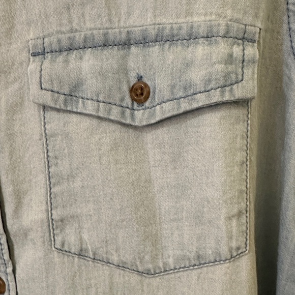 Caslon light wash chambray button down shirt, size small - Picture 4 of 6